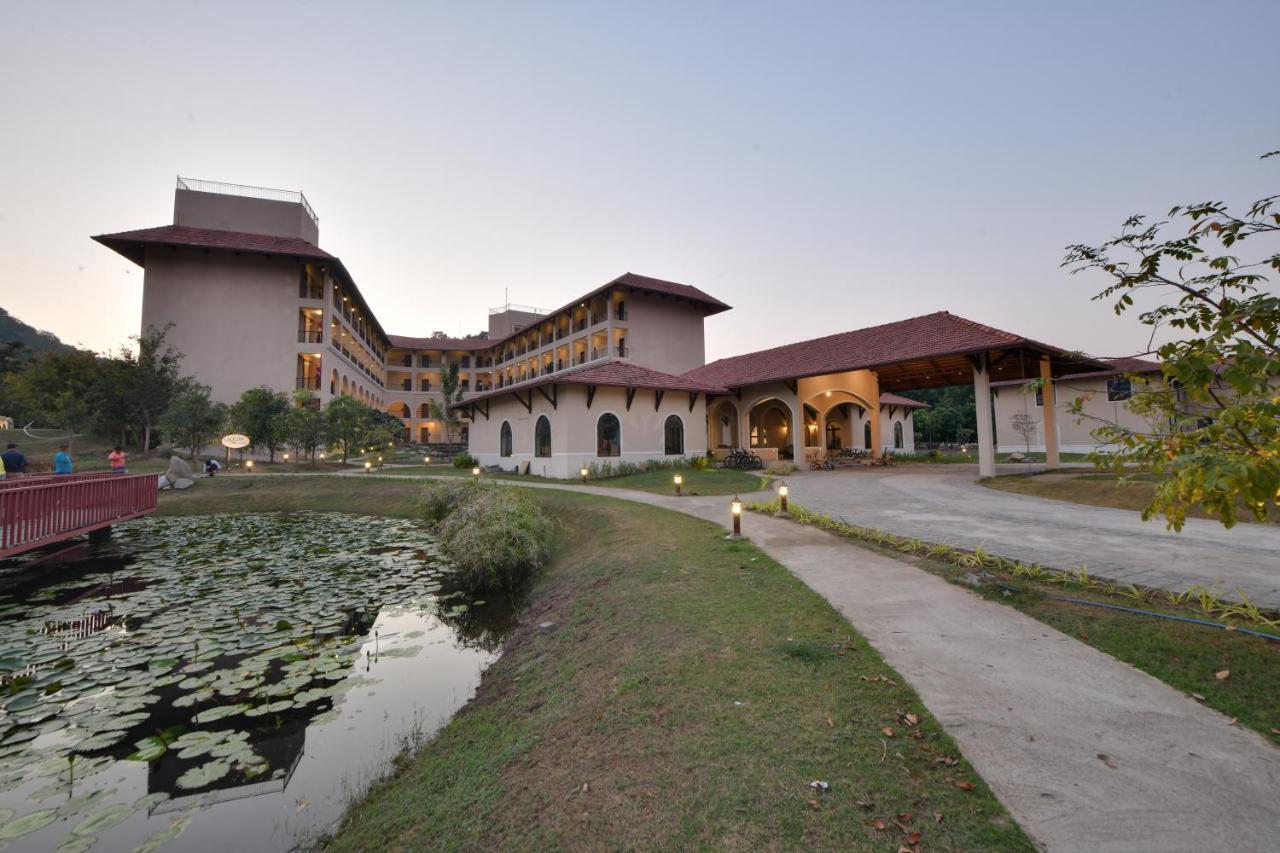 Bhanu The Fern Forest Resort & Spa, Jambughoda Dış mekan fotoğraf