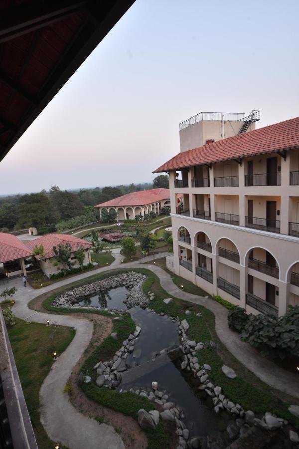 Bhanu The Fern Forest Resort & Spa, Jambughoda Dış mekan fotoğraf